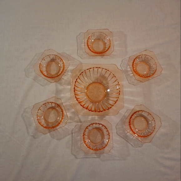 Depression glass berry bowl set